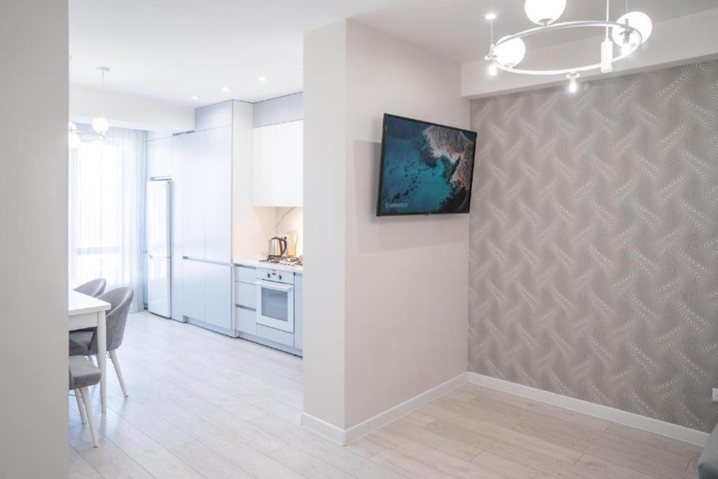 Glass New Apartments Ultracentral Chişinău Extérieur photo