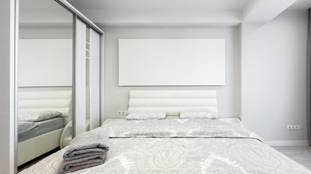 Glass New Apartments Ultracentral Chişinău Extérieur photo